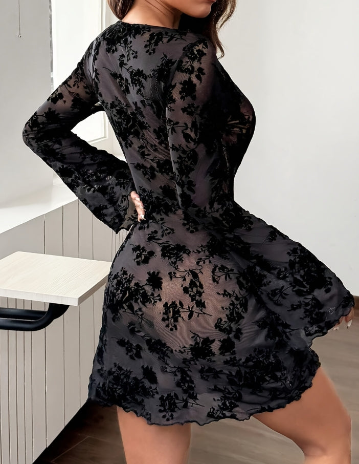 dress for women, fashionable and elegant. Vestido elegante ceñido al cuerpo ideal para salidas de noche