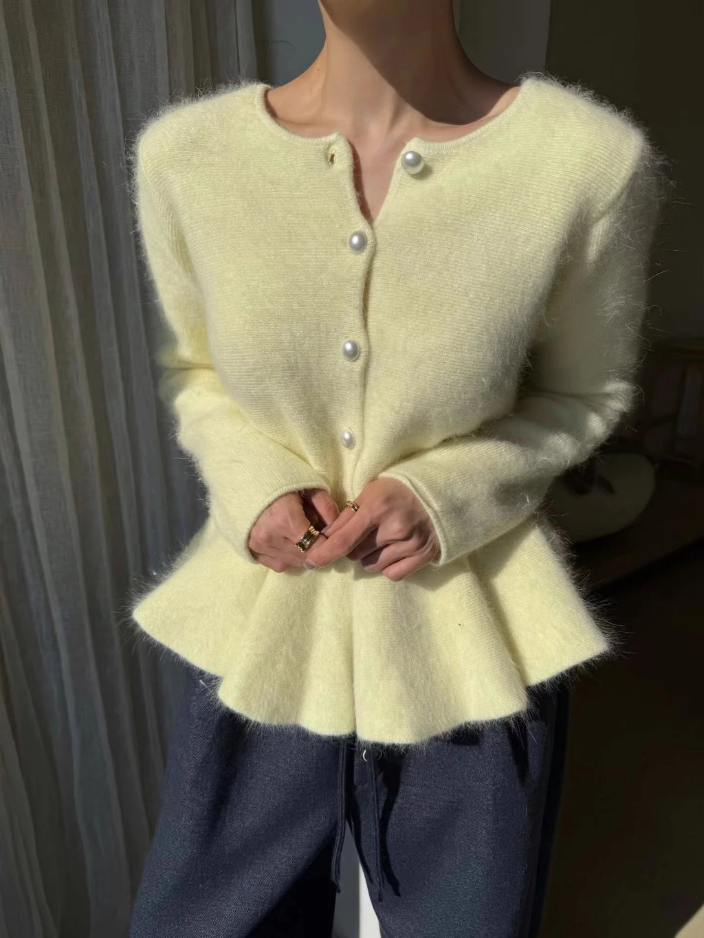 Design Sensation Pearl Single Button Knitted Open Cardigan Women's .Cardigan elegante con botones