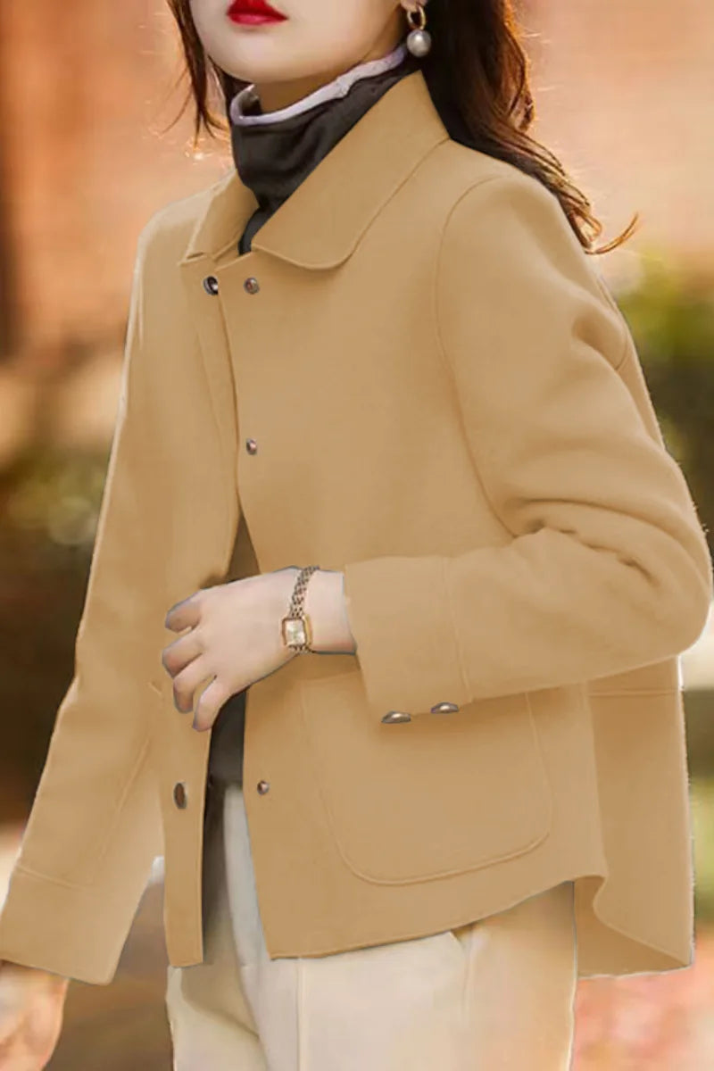 Fashionable minimalist coat for women