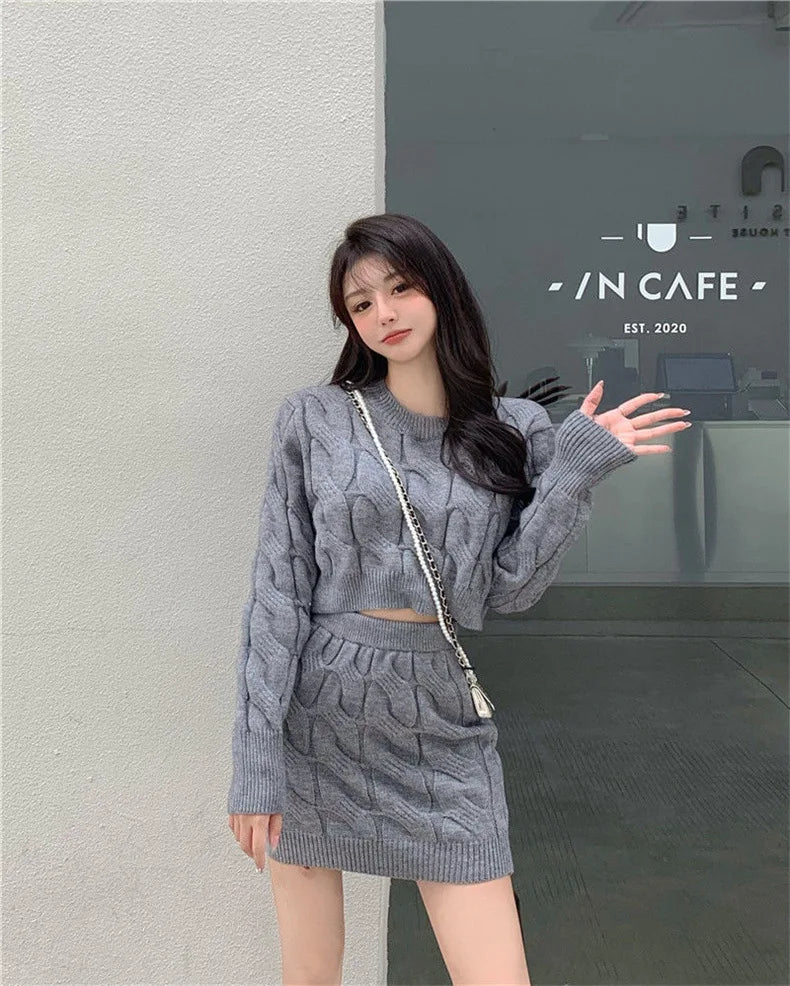 Women Two Piece Skirt Sets .Conjunto de punto de saya y suéter elegantes