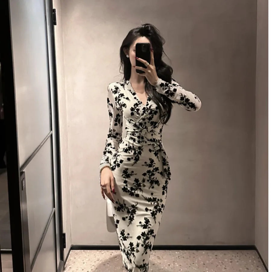 V-Ne Floral New Arrival Women's
Vestido ceñido  al cuerpo ,mangas larga