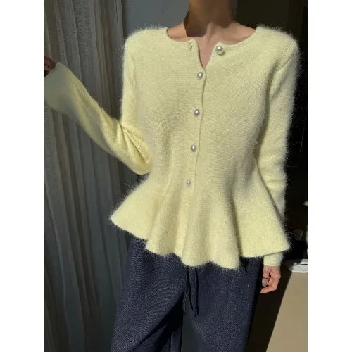 Women's Simple Elegance Cardigan.Cardigan elegante con botones
