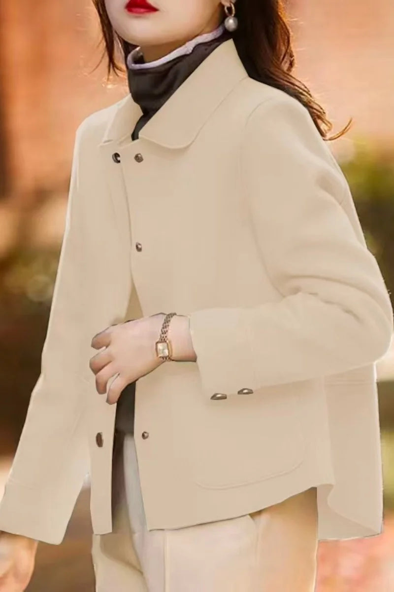 Fashionable minimalist coat for women