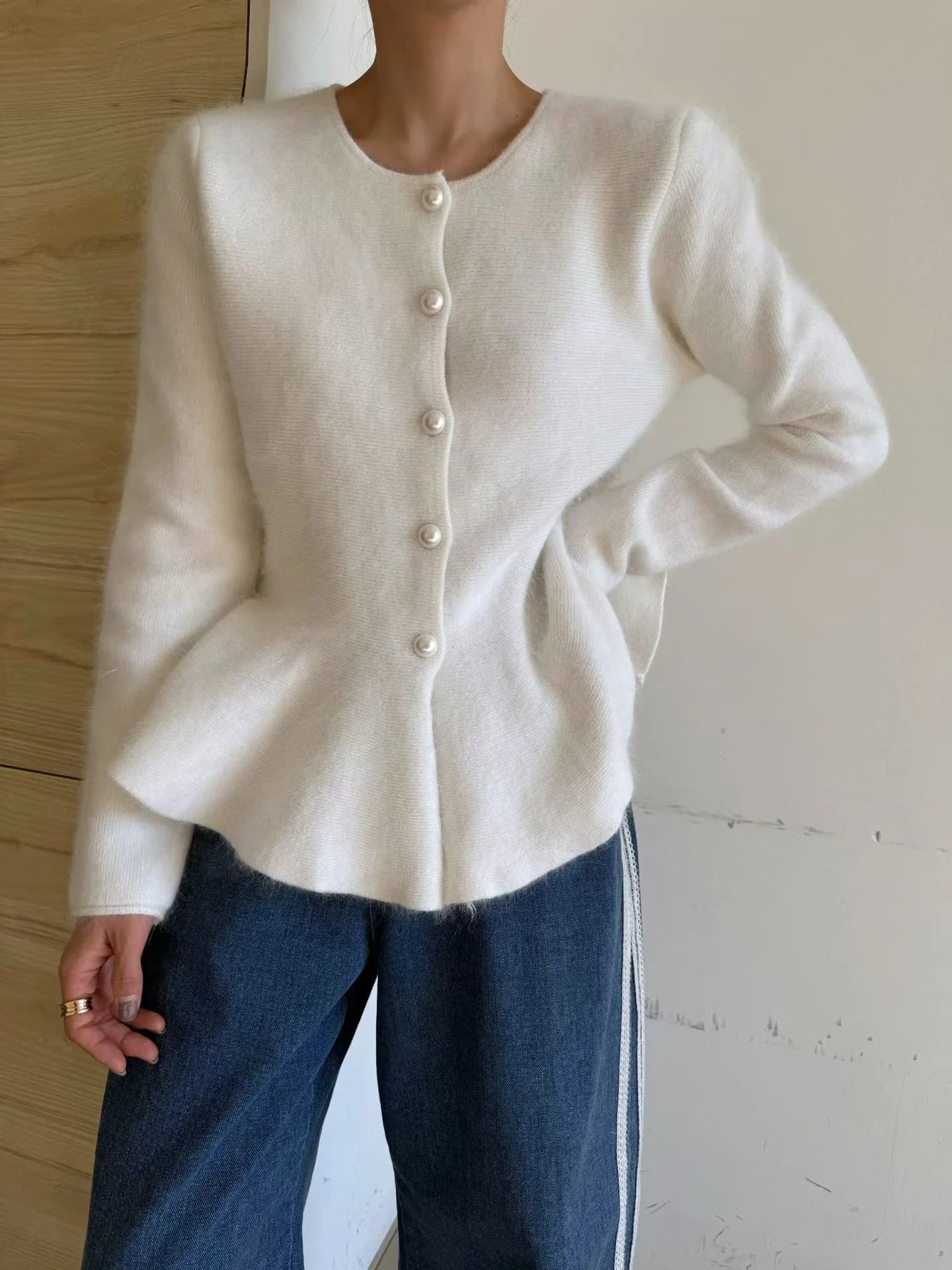 Design Sensation Pearl Single Button Knitted Open Cardigan Women's .Cardigan elegante con botones