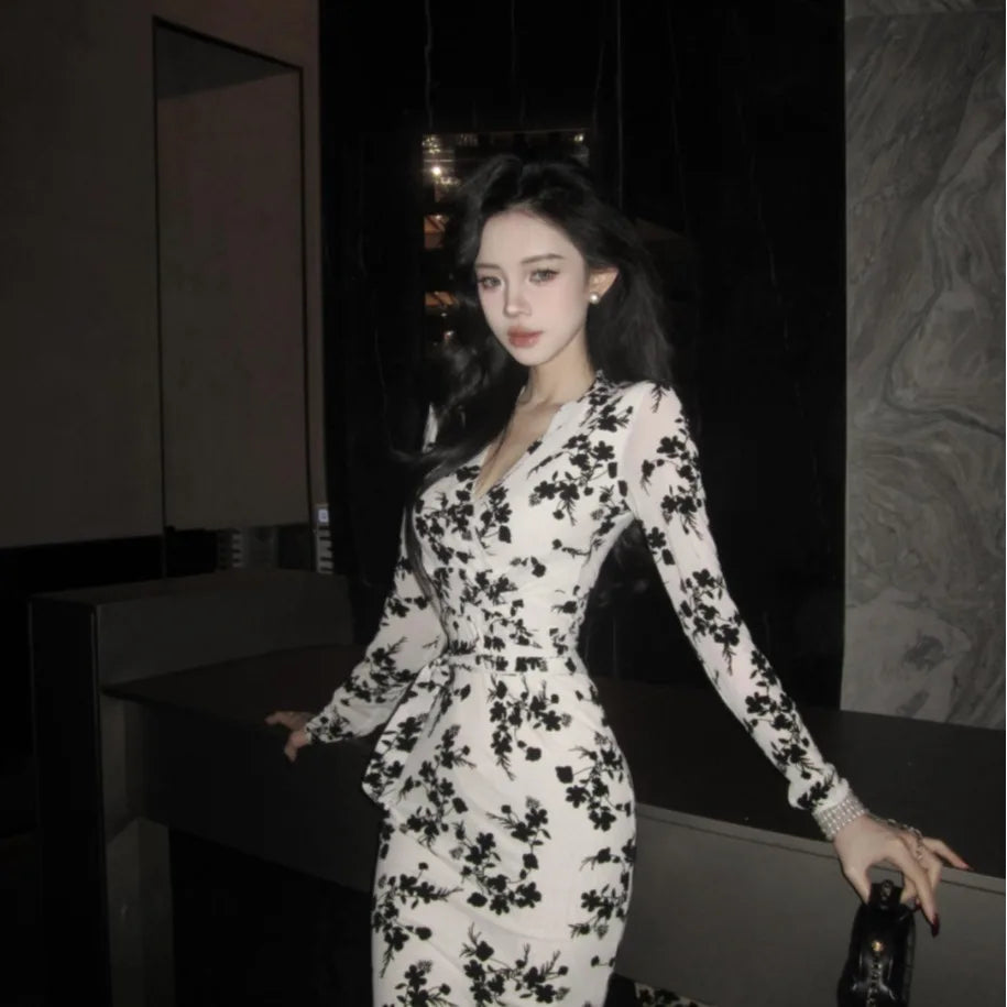 V-Ne Floral New Arrival Women's
Vestido ceñido  al cuerpo ,mangas larga