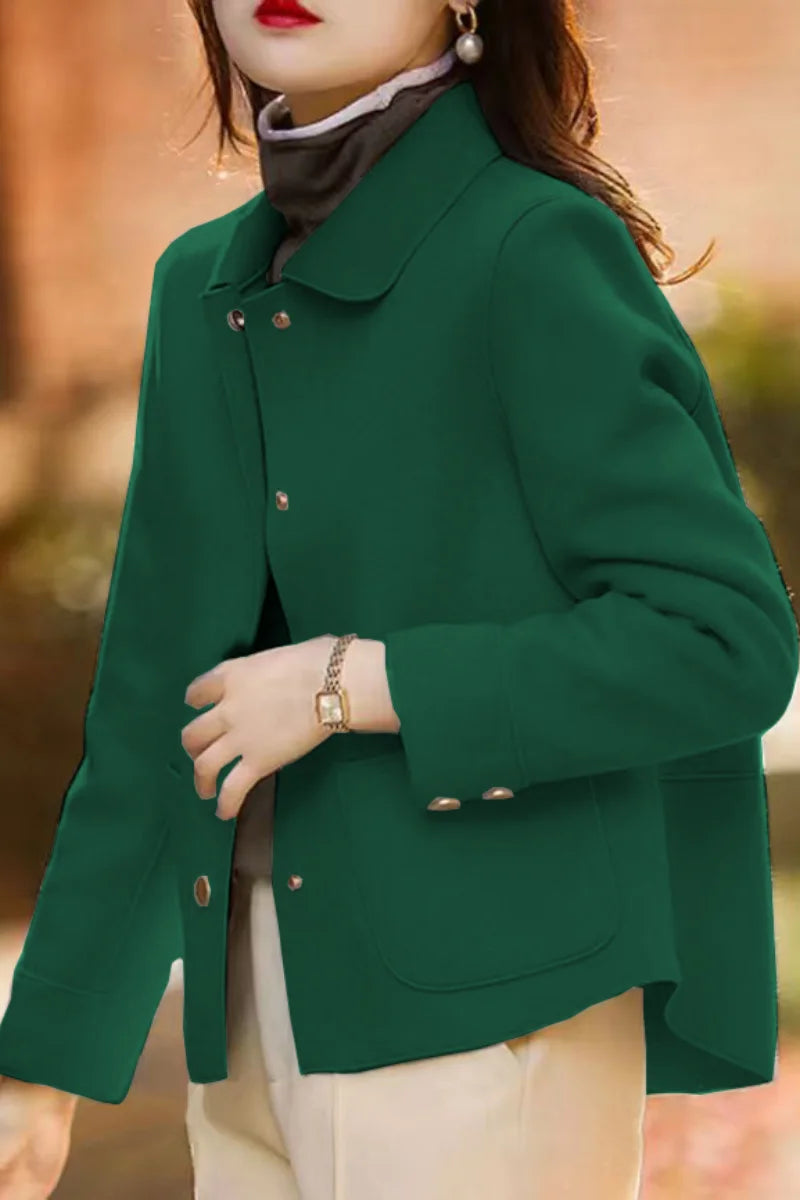 Fashionable minimalist coat for women