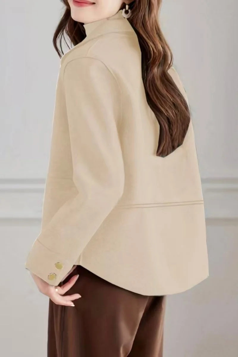 Fashionable minimalist coat for women