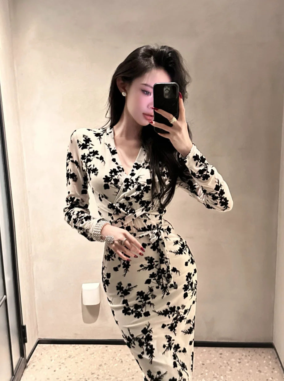 V-Ne Floral New Arrival Women's
Vestido ceñido  al cuerpo ,mangas larga