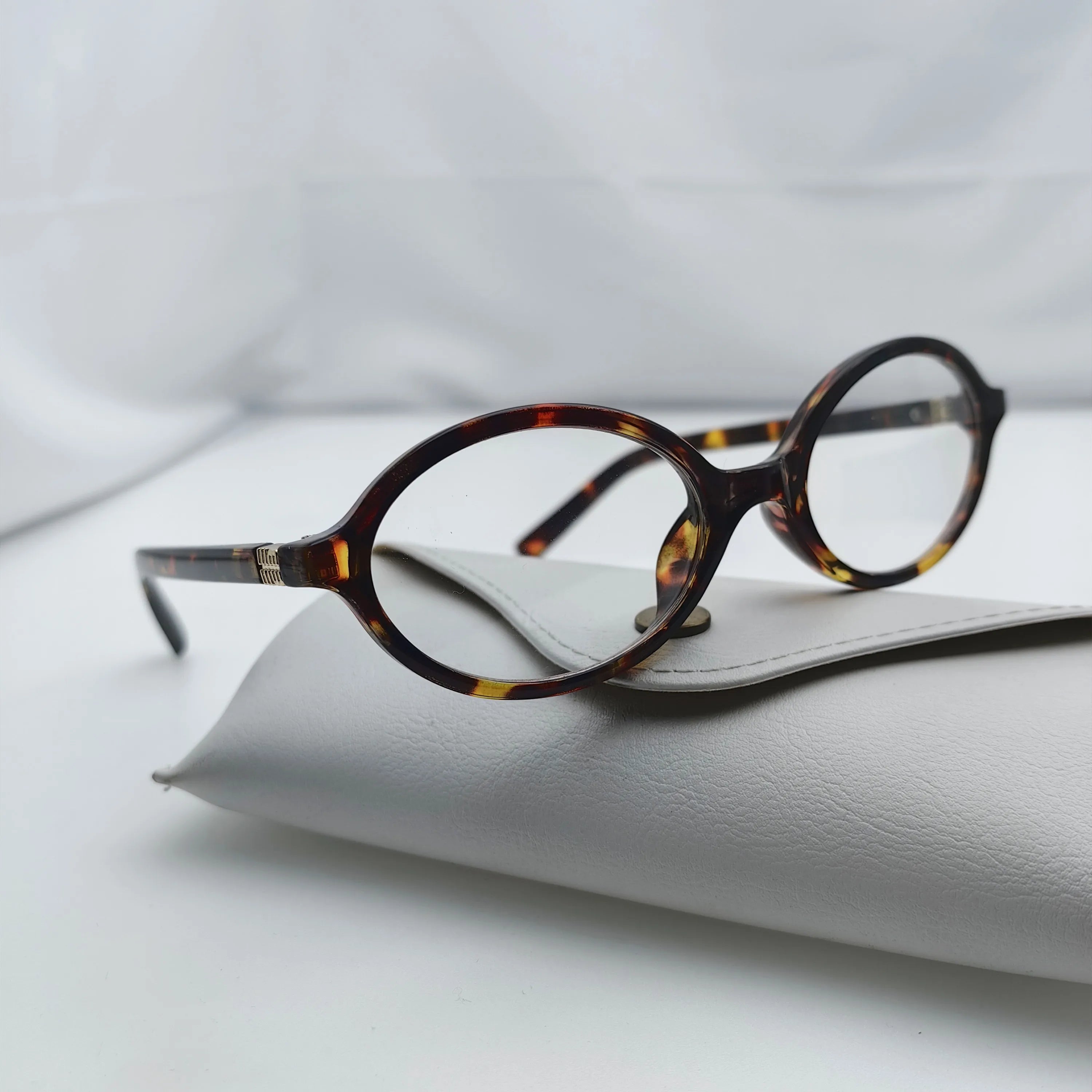 Vintage Oval glass 
Lentes vintage a la moda