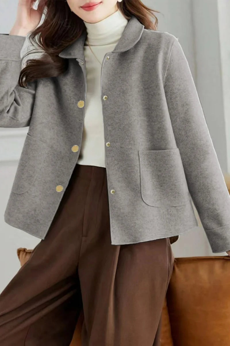 Fashionable minimalist coat for women