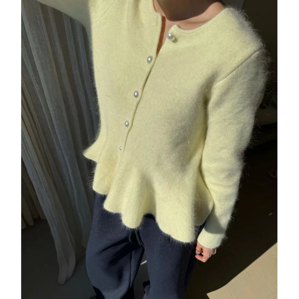 Women's Simple Elegance Cardigan.Cardigan elegante con botones