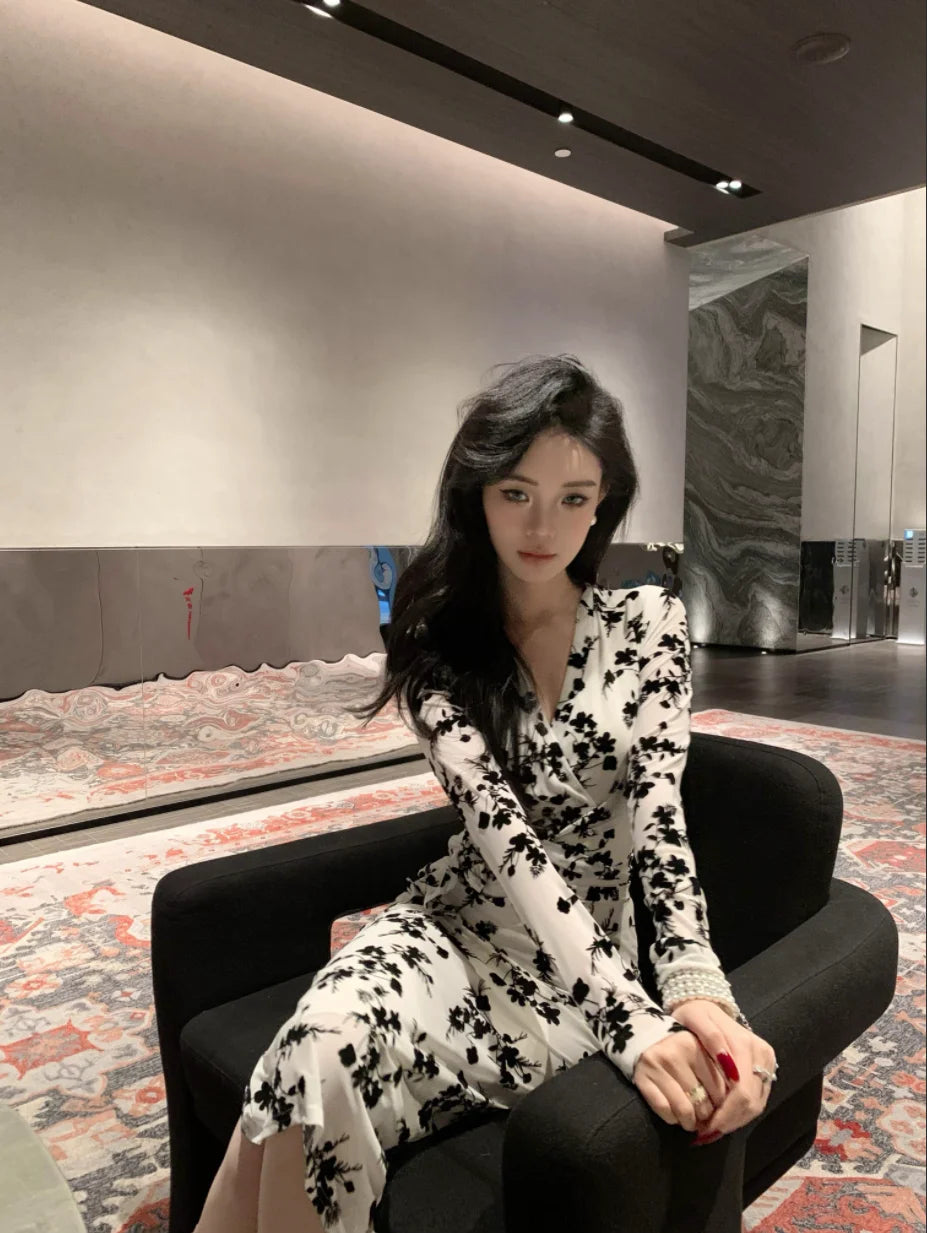 V-Ne Floral New Arrival Women's
Vestido ceñido  al cuerpo ,mangas larga