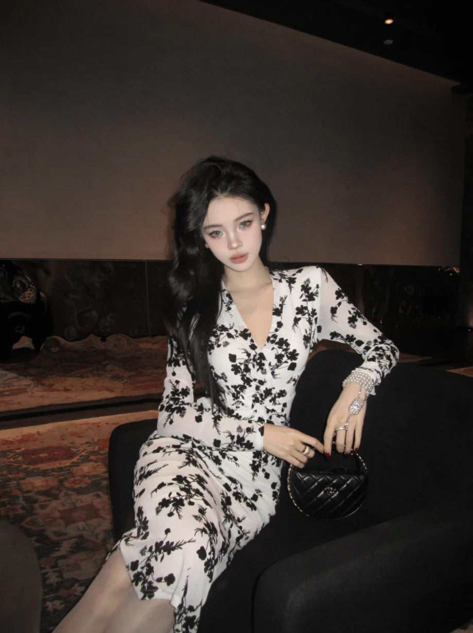 V-Ne Floral New Arrival Women's
Vestido ceñido  al cuerpo ,mangas larga