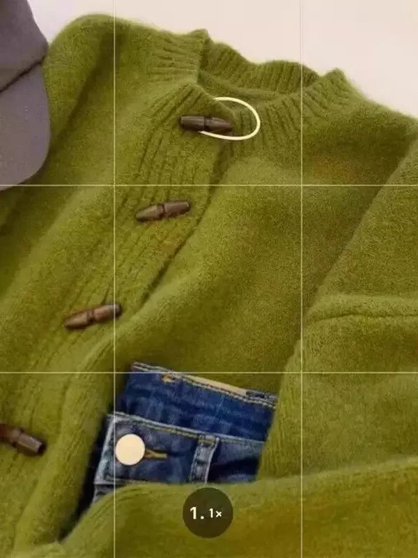 Thickened Bear Fur Knitted Open Cardigan Women's. Cardigan con Botones de Madera – Estilo Clásico & Cozy