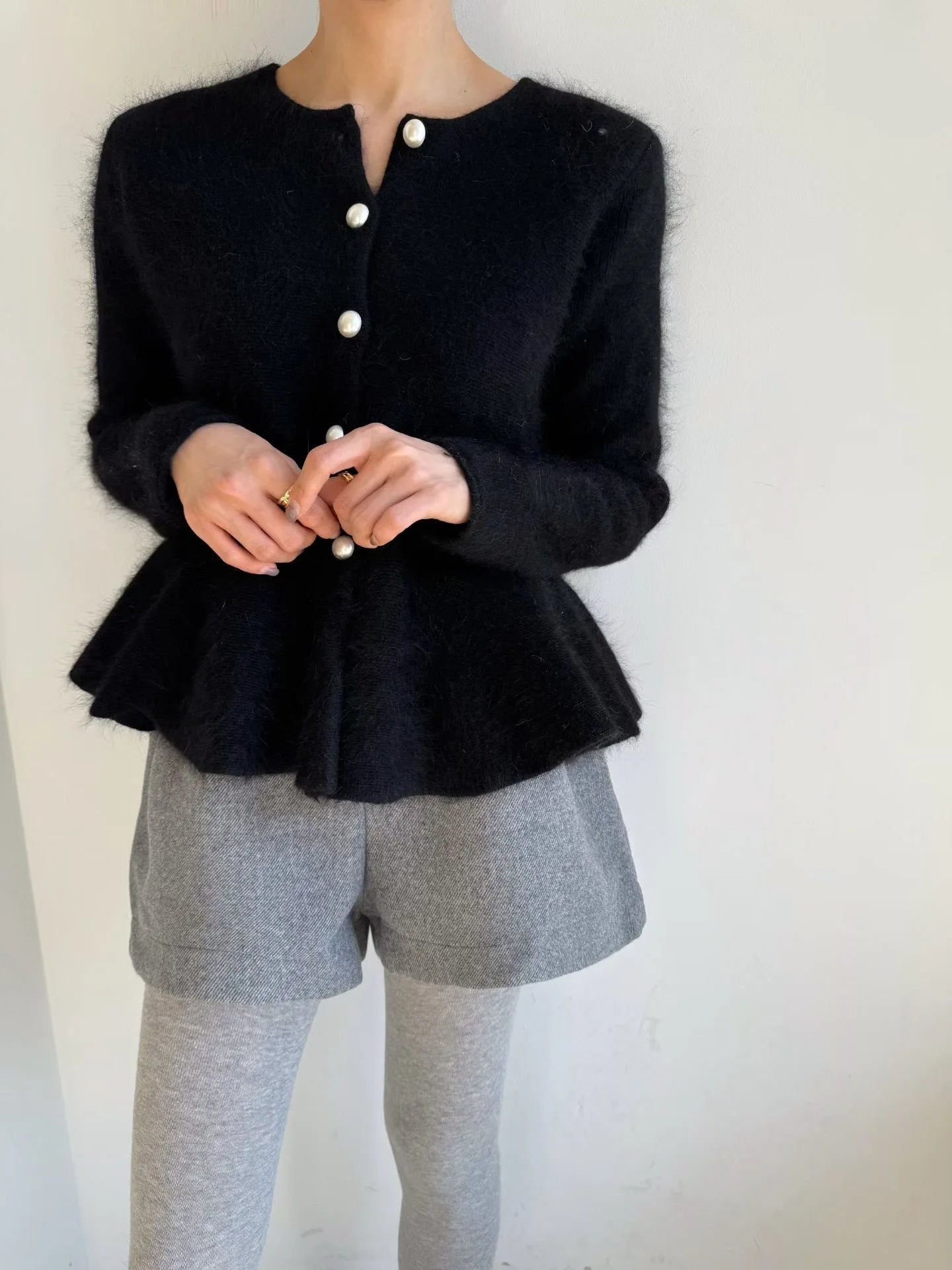 Design Sensation Pearl Single Button Knitted Open Cardigan Women's .Cardigan elegante con botones