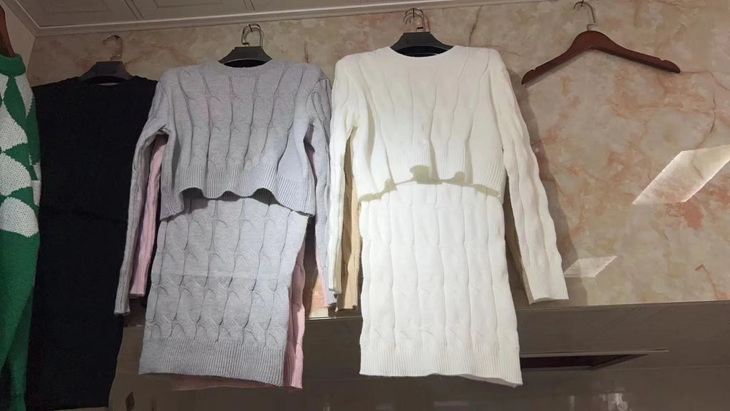 Women Two Piece Skirt Sets .Conjunto de punto de saya y suéter elegantes