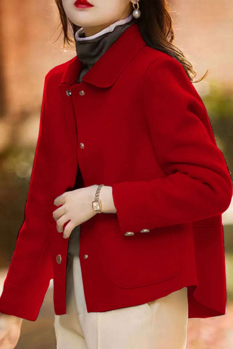 Fashionable minimalist coat for women