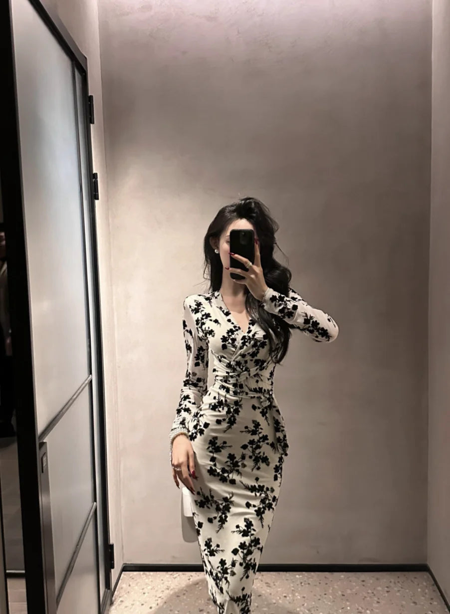 V-Ne Floral New Arrival Women's
Vestido ceñido  al cuerpo ,mangas larga