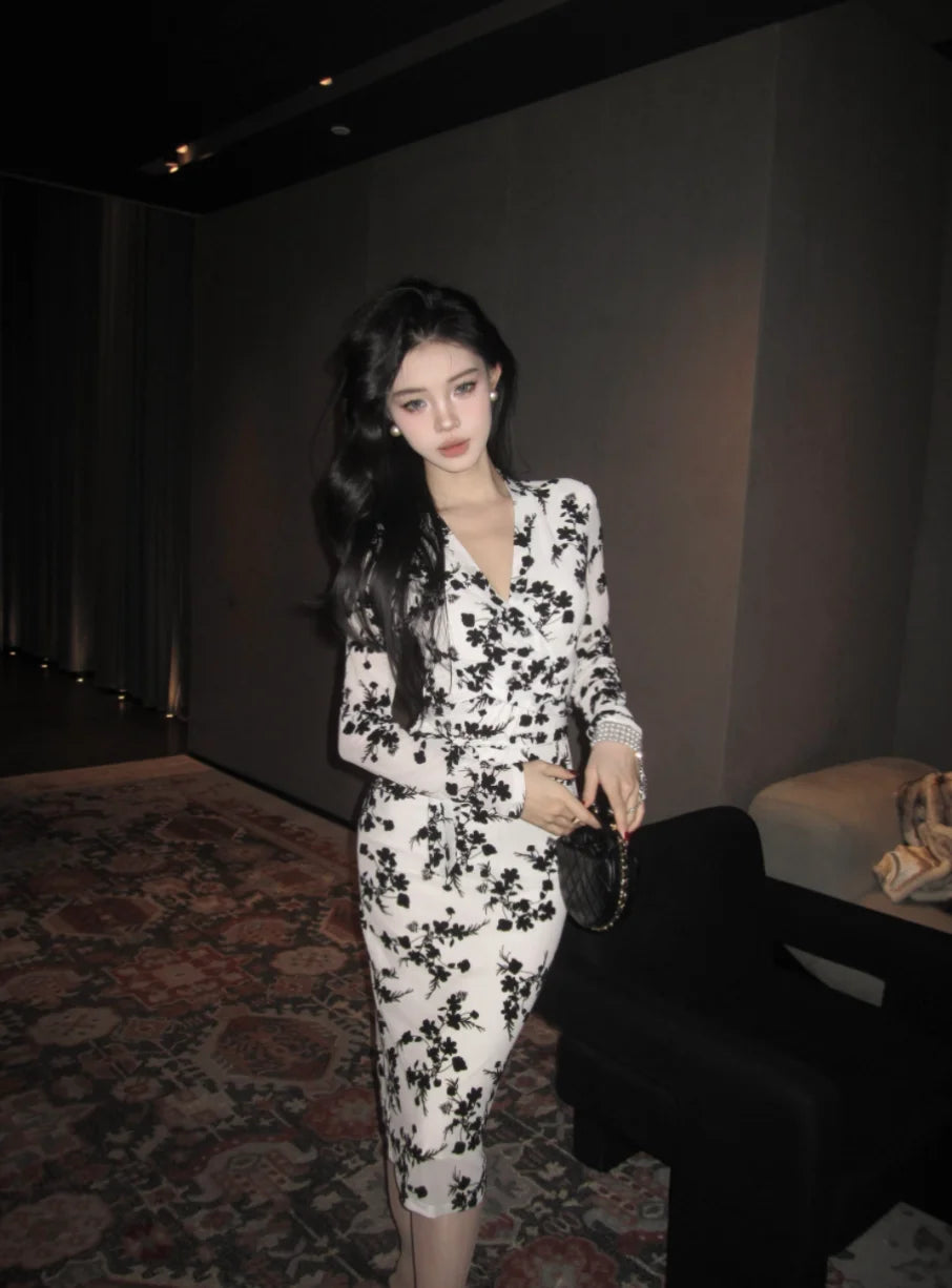 V-Ne Floral New Arrival Women's
Vestido ceñido  al cuerpo ,mangas larga