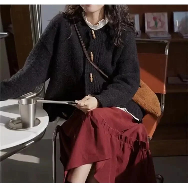 Thickened Bear Fur Knitted Open Cardigan Women's. Cardigan con Botones de Madera – Estilo Clásico & Cozy