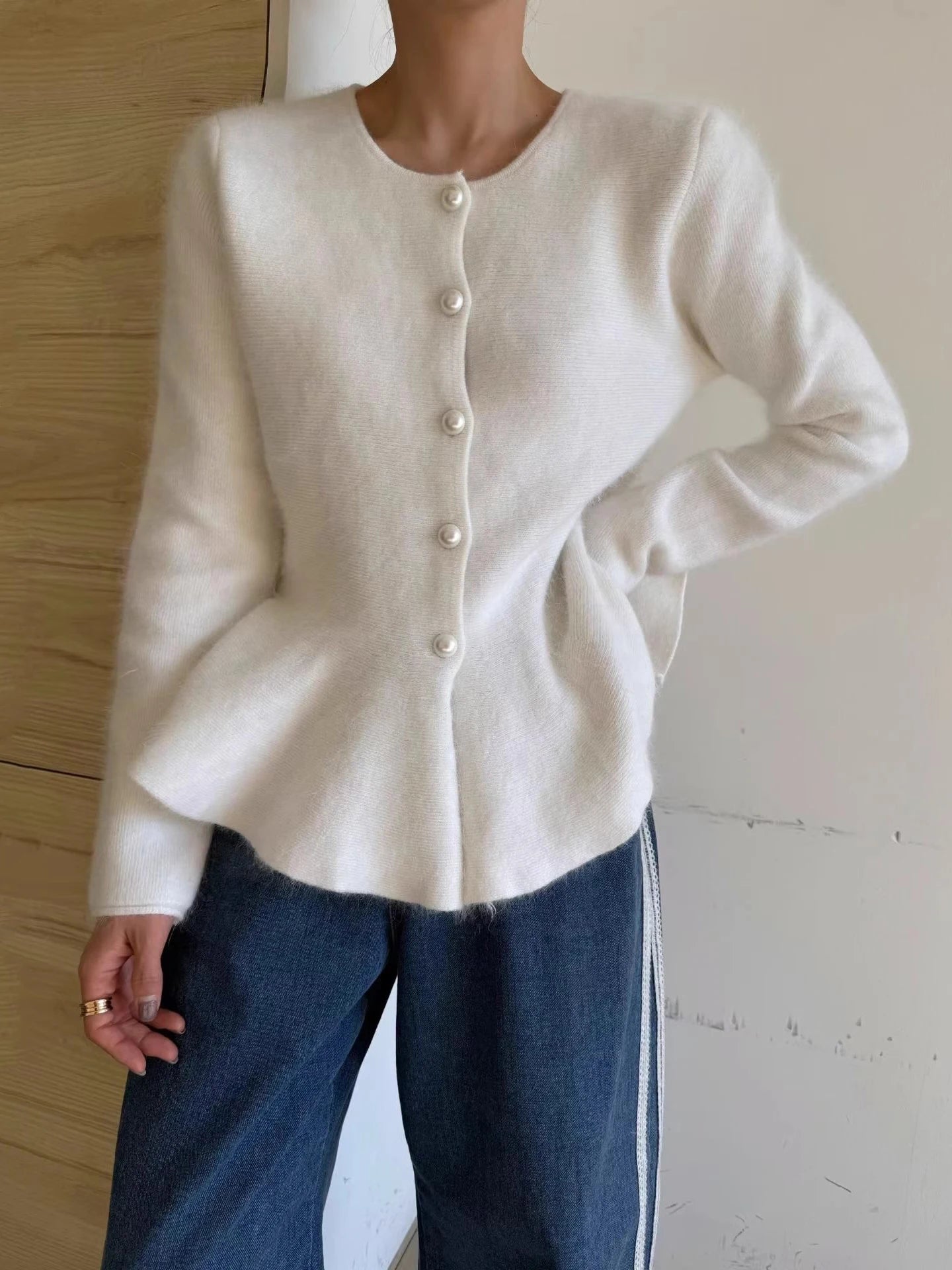 Design Sensation Pearl Single Button Knitted Open Cardigan Women's .Cardigan elegante con botones