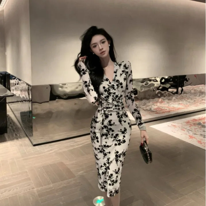 V-Ne Floral New Arrival Women's
Vestido ceñido  al cuerpo ,mangas larga